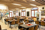 El Cafe De Vallbona De Les Monges inside