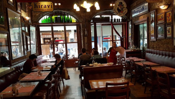 Les Halles Merciere food