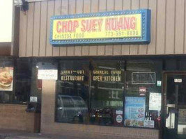 Chop Suey Huang outside