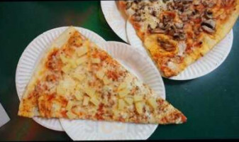 Greco's New York Pizzeria food