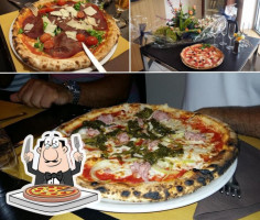 Pizzeria Il Vesuvio food