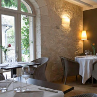 Le Clos Aux Roses food