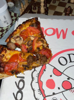 Odd Moes Pizza food