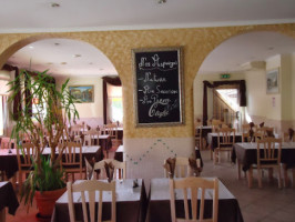 Hôtel Pizzeria Bernini inside