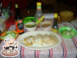 Tacos Y Parrilla ToÑos food