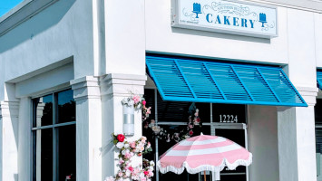 Southern Belle's Cakery outside