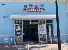 Sweet Treats Ice Cream Shop food