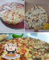 Pizzas La Marqueza food