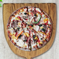 America's Incredible Pizza Company food