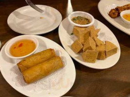 Thai Uptown food