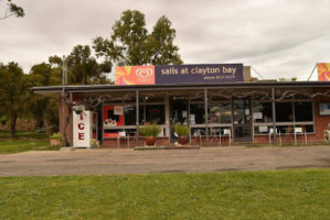 Sails Restaurant @ Clayton Bay outside