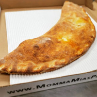 Momma Mia’s Pizzeria food