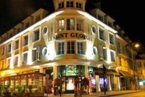 Le Saint Georges Restaurant Bar inside