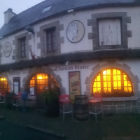 Auberge Du Cheval Blanc inside