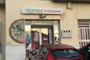 Pizzeria Francis outside