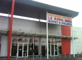 Royal Ming outside