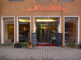 Naturkost-Cafe-Restaurant Muskat inside