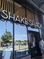 Shake Shack The Wharf outside