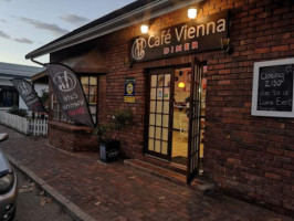 Cafe Vienna Sedgefield outside