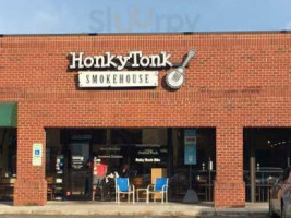 Honky Tonk Smokehouse   inside