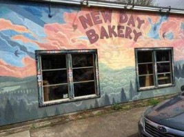 New Day Bakery outside