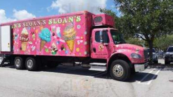 Sloan's Ice Cream outside