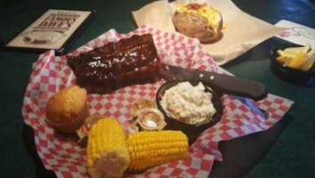 Famous Dave's -b-que food