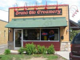 Grand Ole Creamery outside