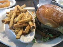 Tom's Burgers And Grill food