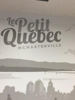 Le Petit Quebec outside