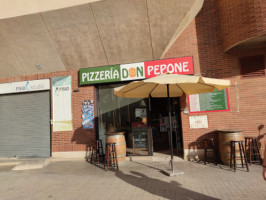 Pizzas Don Pepone inside