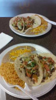 Los Favoritos Taco Shop food