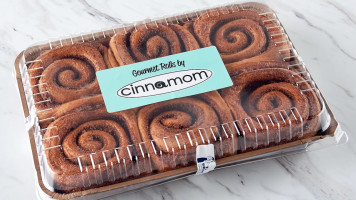 Cinnamom Gourmet Cinnamon Rolls food