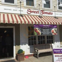 Sweet Tomato Healthy Eatery Catering inside