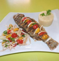 Le Lagos Grill food