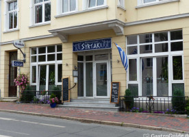 Syrtaki outside