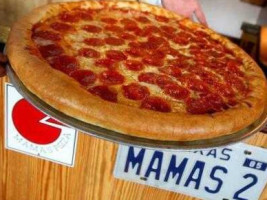 Mama's Pizza food
