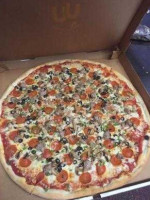 Rizzoli's Pizza food