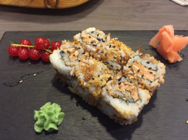 Sushi Maison food