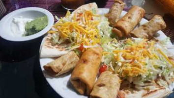 Cuca's Restaurant food