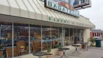 Bagatelle Bakery outside