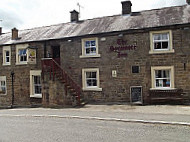 The Sycamore Inn outside