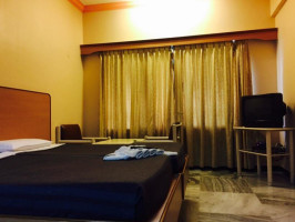 Hotel Ganesh Mahaal inside