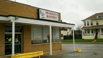 Pearsons Bakery outside