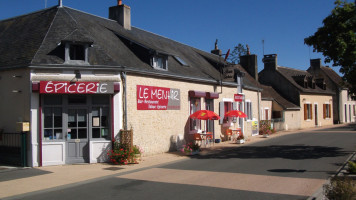 Le Menhir outside