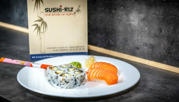Sushi-riz food