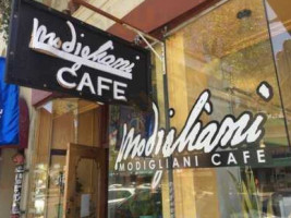 Modigliani Cafe outside