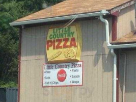 Little Country Pizza outside