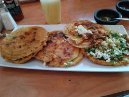 El Huarache Veloz food
