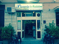 Pizzeria La Maddalena inside